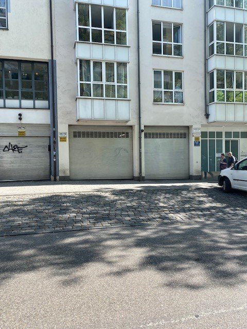 ダブル(上下に分けた二台駐車スペース) | München-Altstadt | 2010ML3 | Ein- und Ausfahrt