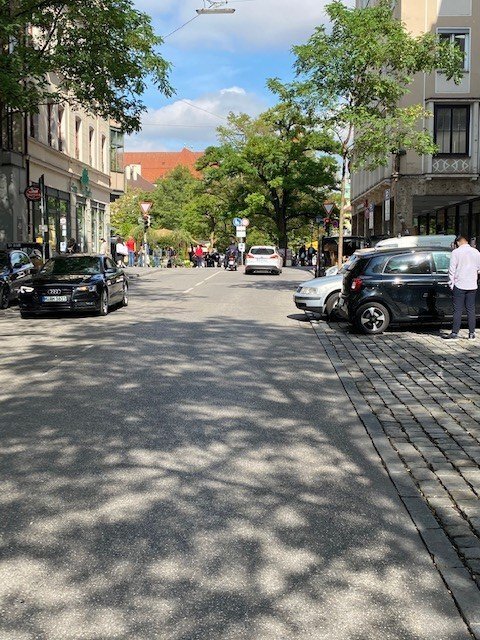 ダブル(上下に分けた二台駐車スペース) | München-Altstadt | 2010ML3 | Blick zum Viktualienmarkt