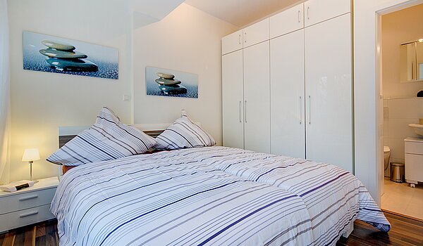 フラット 部屋数 4 部屋 | München-Neuhausen | 70471 | ...mit Zugang zum Duschbad