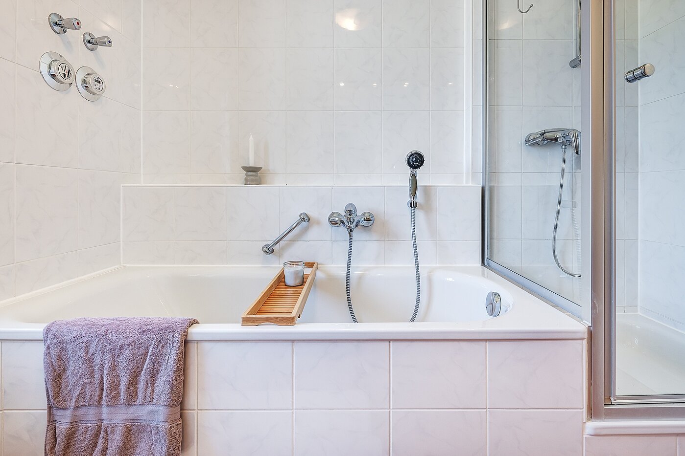 フラット 部屋数 3 部屋 | München-Ramersdorf | 2206ML4 | ...Badewanne und...