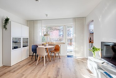 Moosach：南向きのテラス付きのおしゃれな2部屋アパート - まもなく入居可能