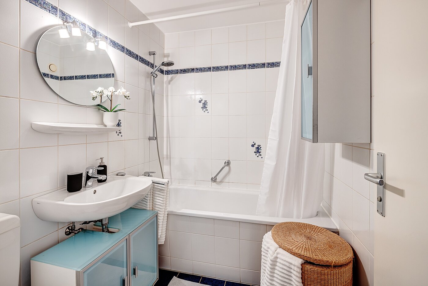 フラット 部屋数 3.5 部屋 | Haar | 2201ML5 | Helles Bad mit Badewanne