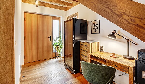 フラット 部屋数 6 部屋 | 70095 | Eingangsbereich mit Arbeitsplatz