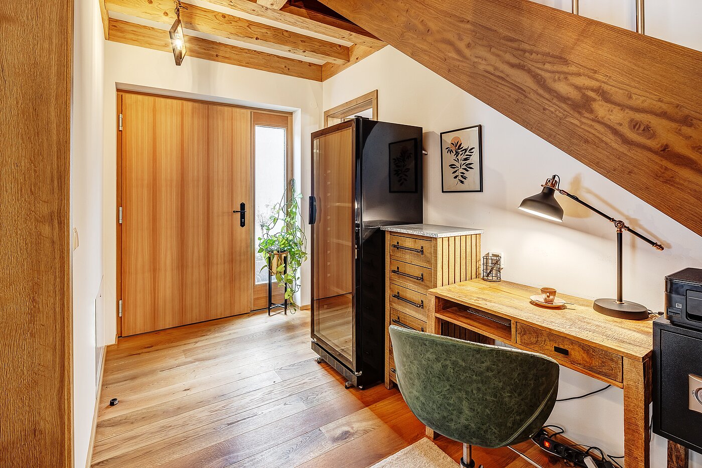フラット 部屋数 6 部屋 | 70095 | Eingangsbereich mit Arbeitsplatz