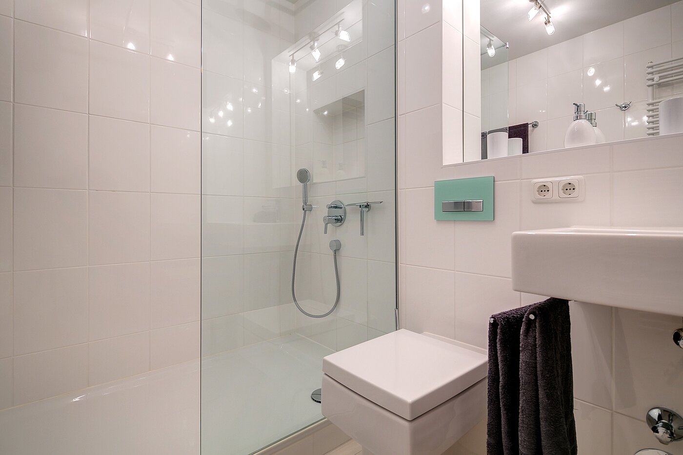 フラット 部屋数 2 部屋 | München-Schwabing | 70096 | Badezimmer mit Dusche