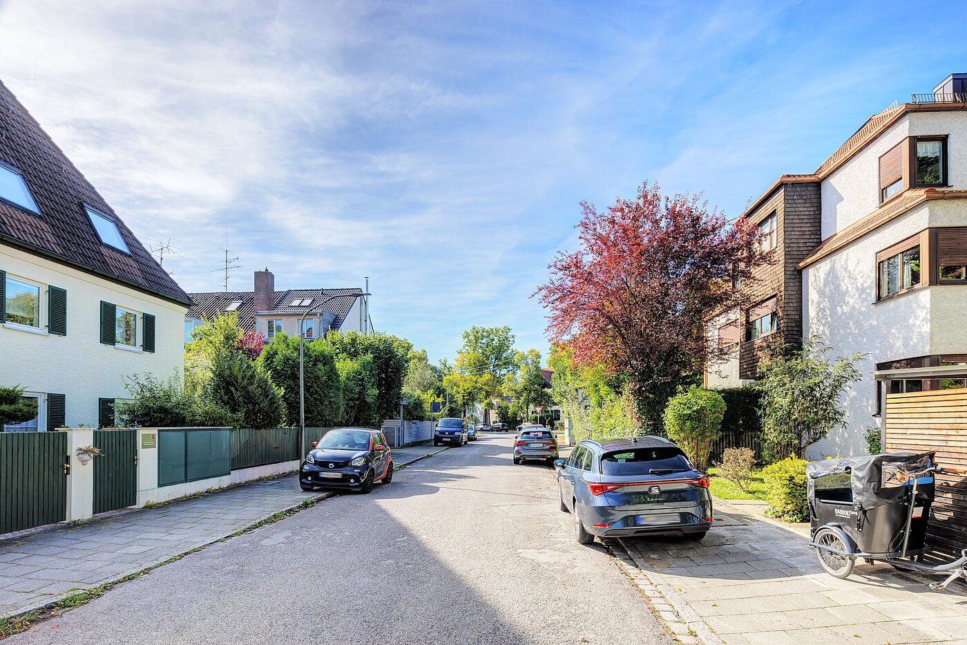 レイズド・グラウンドフロアー（一階が地表よりも高い） 部屋数 1 部屋 | München-Obermenzing | 70282 | Anwohnerstraße