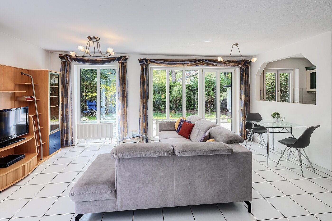 セミ・デタッチド・ハウス（一戸建てを二つに分けた家屋） 部屋数 5 部屋 | München-Trudering | 70269 | Großzügig