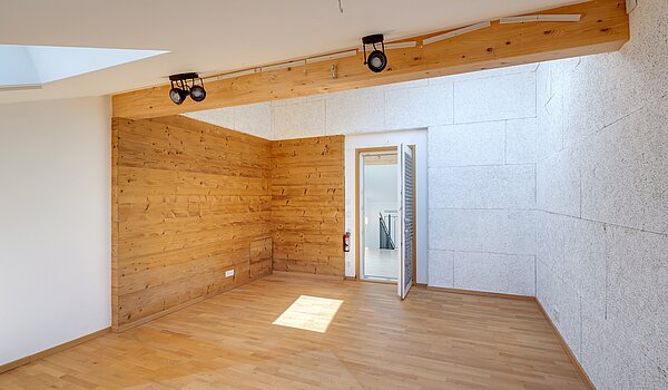 特別物件 部屋数 8 部屋 | 70406 | Musikzimmer Dachgeschoss