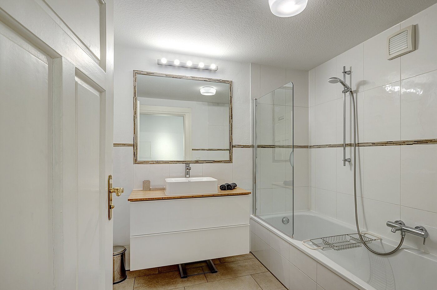 アティック・フラット（屋根裏） 部屋数 4.5 部屋 | München-Ludwigsvorstadt | 70461 | Bad