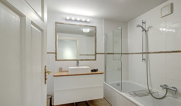 アティック・フラット（屋根裏） 部屋数 4.5 部屋 | München-Ludwigsvorstadt | 70461 | Bad