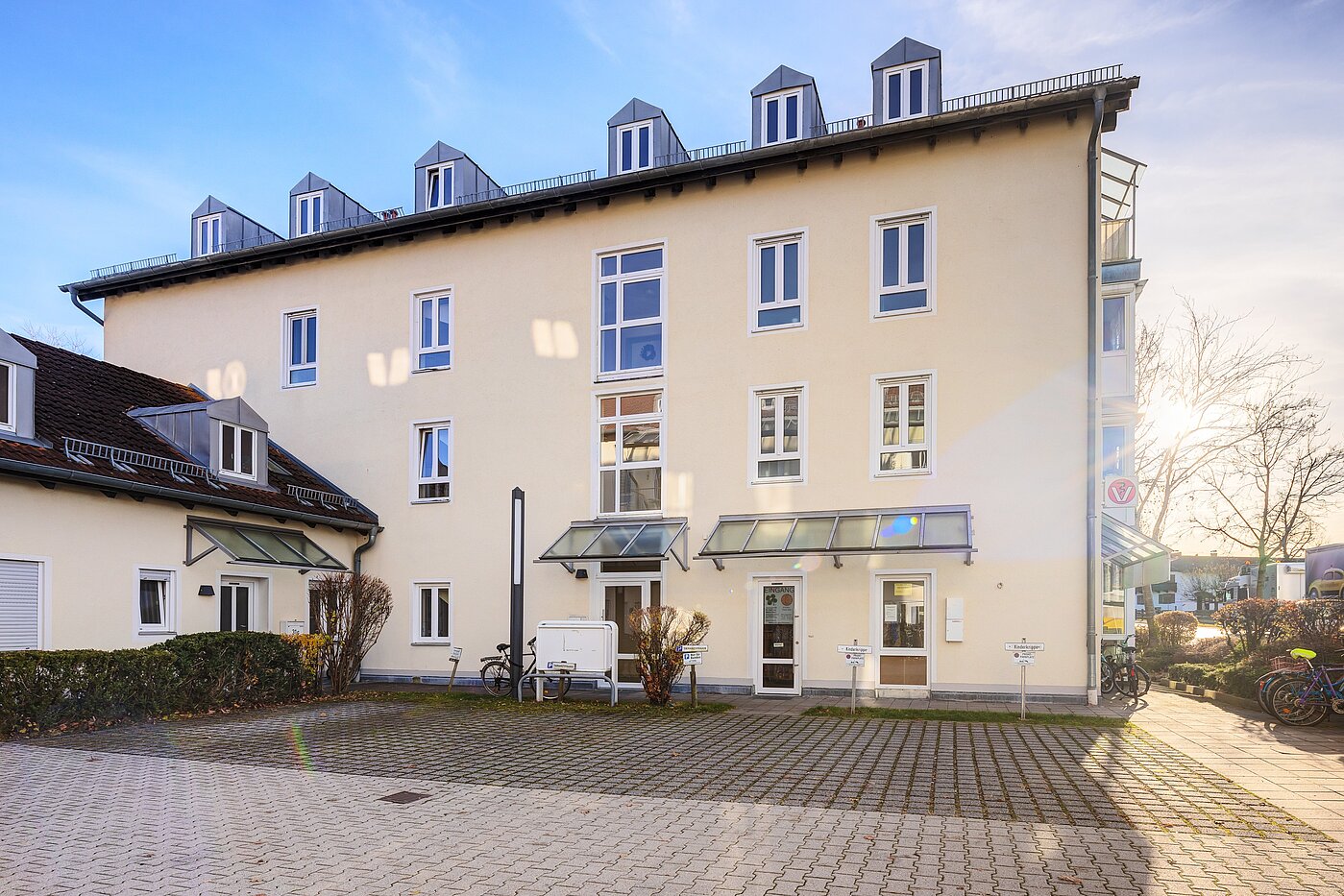 アティック・フラット（屋根裏） 部屋数 2 部屋 | 70314 | Hauseingang