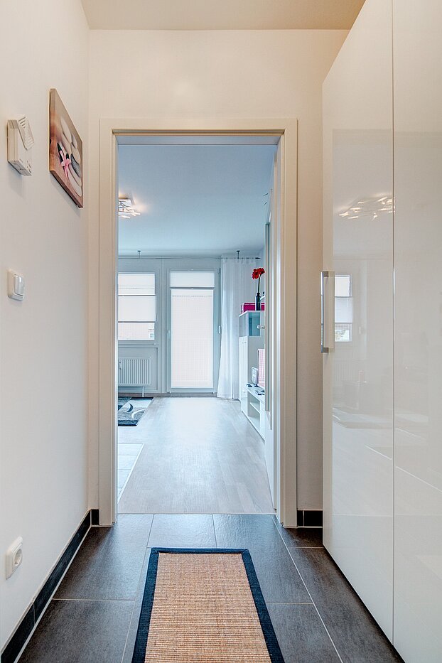 フラット 部屋数 1 部屋 | München-Berg am Laim | 70064 | Vom Eingang kommend