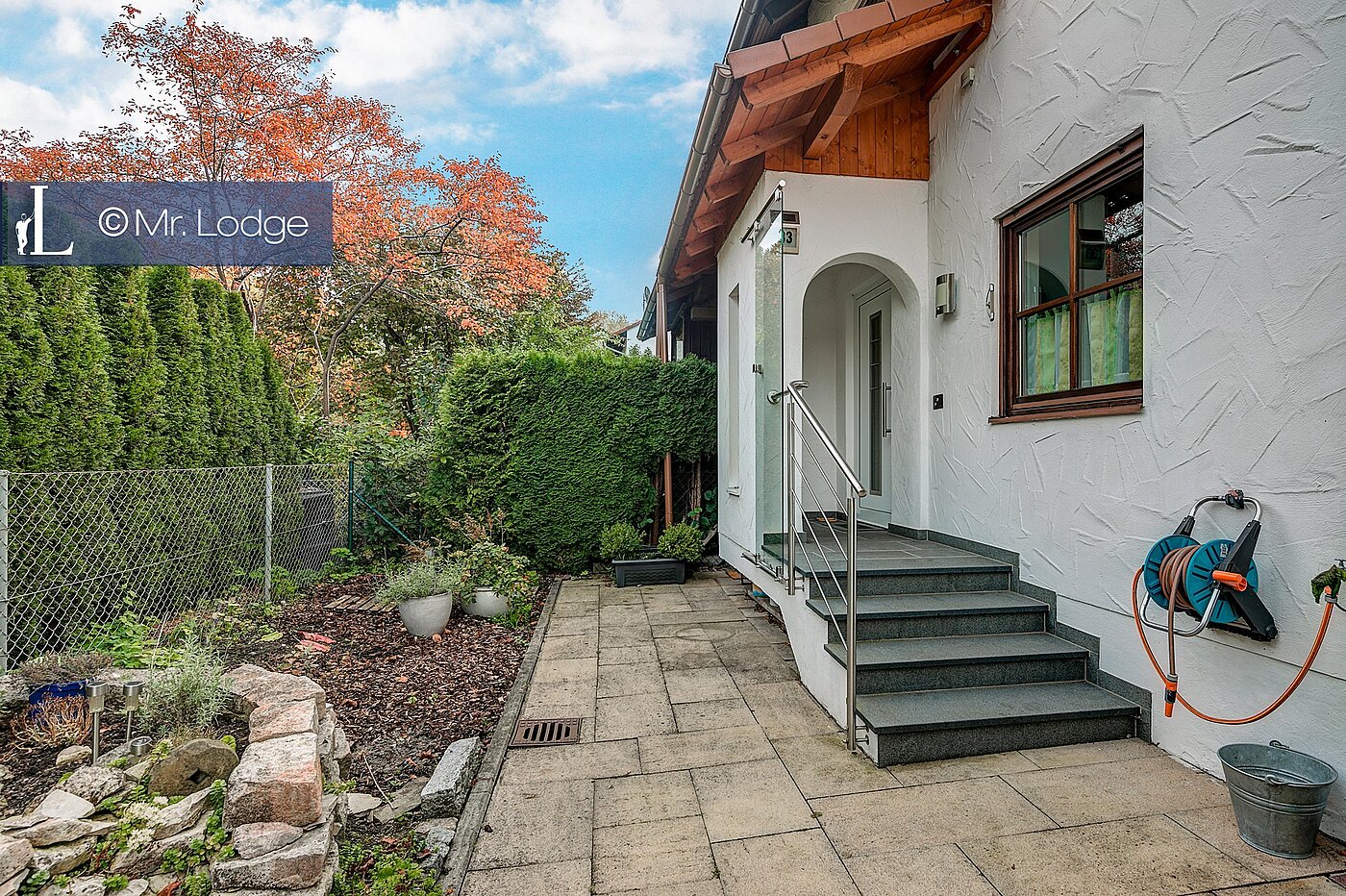 セミ・デタッチド・ハウス（一戸建てを二つに分けた家屋） 部屋数 7 部屋 | Gröbenzell | 1709ML6 | Eingang