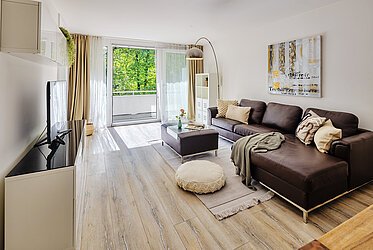 Bogenhausen: チャーミングな家具付き3.5部屋、ウェルネスエリア付き。