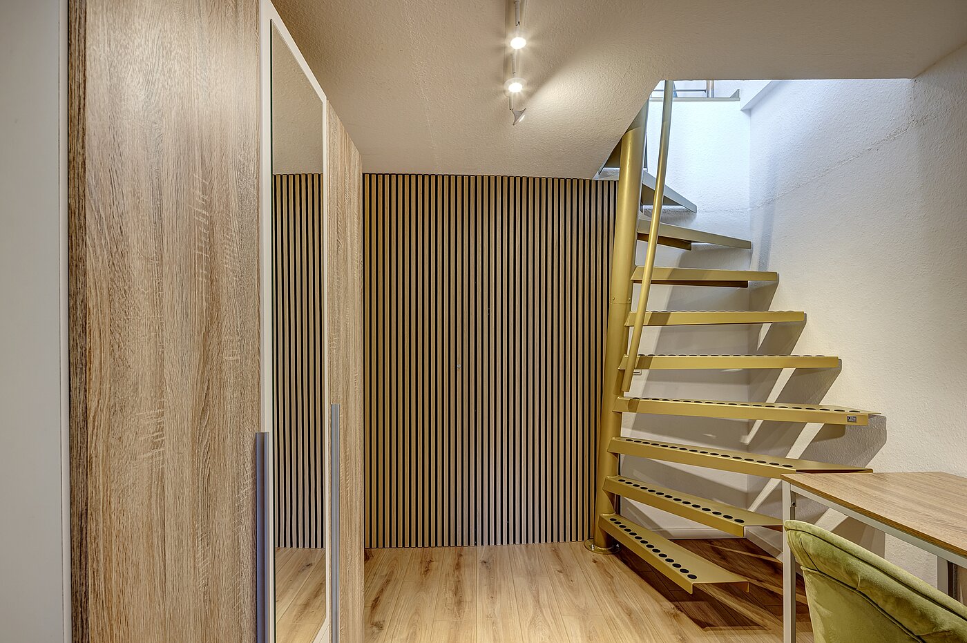 アティック・フラット（屋根裏） 部屋数 4.5 部屋 | München-Ludwigsvorstadt | 70461 | Diele 3