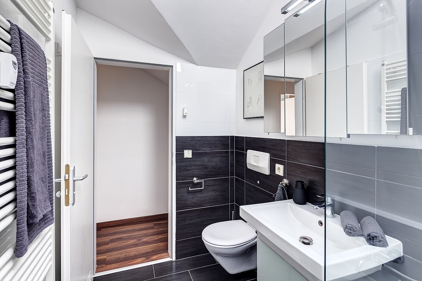 フラット 部屋数 2 部屋 | München-Untermenzing | 70177 | ...mit stilvollen Fliesen...