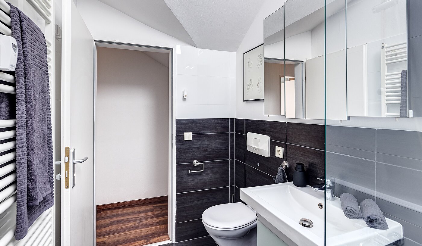 フラット 部屋数 2 部屋 | München-Untermenzing | 70177 | ...mit stilvollen Fliesen...