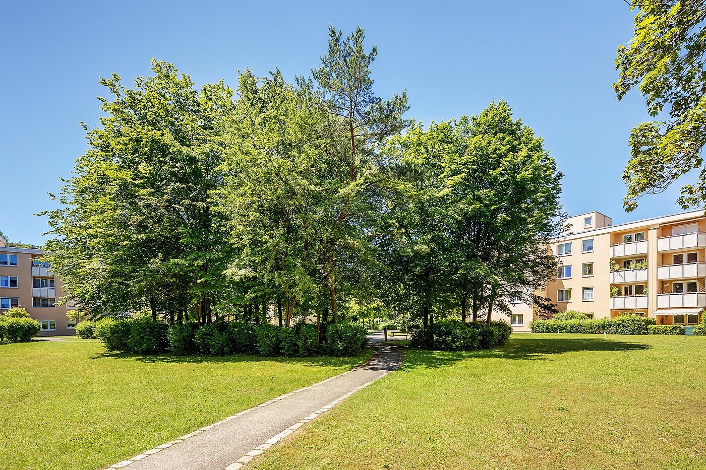 フラット 部屋数 4.5 部屋 | München-Perlach | 2003ML6 | Gepflegte Außenanlagen