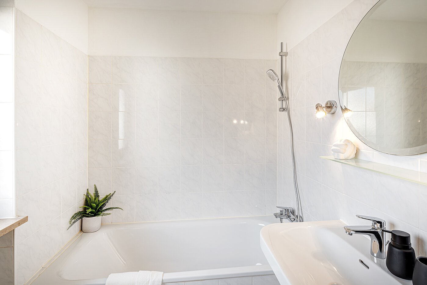 センターハウス 部屋数 5 部屋 | Unterschleißheim | 70187 | ...mit Badewanne