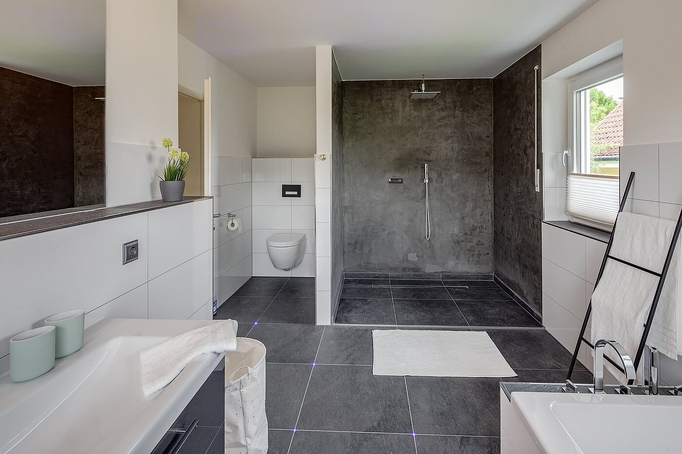 セミ・デタッチド・ハウス（一戸建てを二つに分けた家屋） 部屋数 5 部屋 | München-Aubing | 1905ML4 | Begehbare Dusche