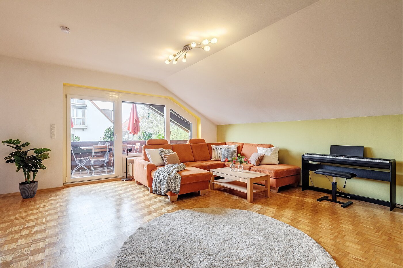 フラット 部屋数 3 部屋 | Karlsfeld | 1904ML1 | ...Wohnzimmer...