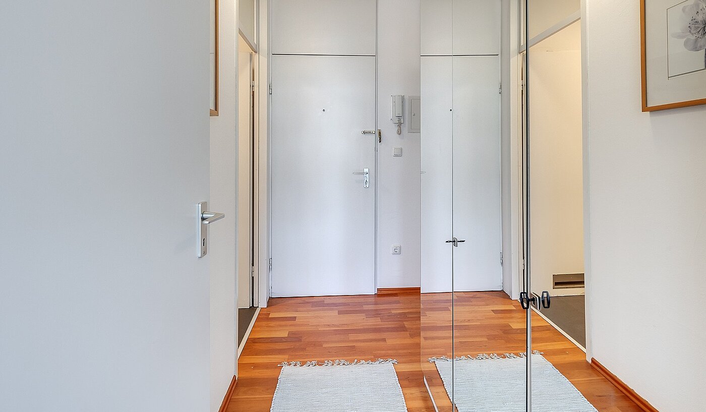 フラット 部屋数 1 部屋 | München-Bogenhausen | 2103ML6 | Auch im Flur genügend Platz