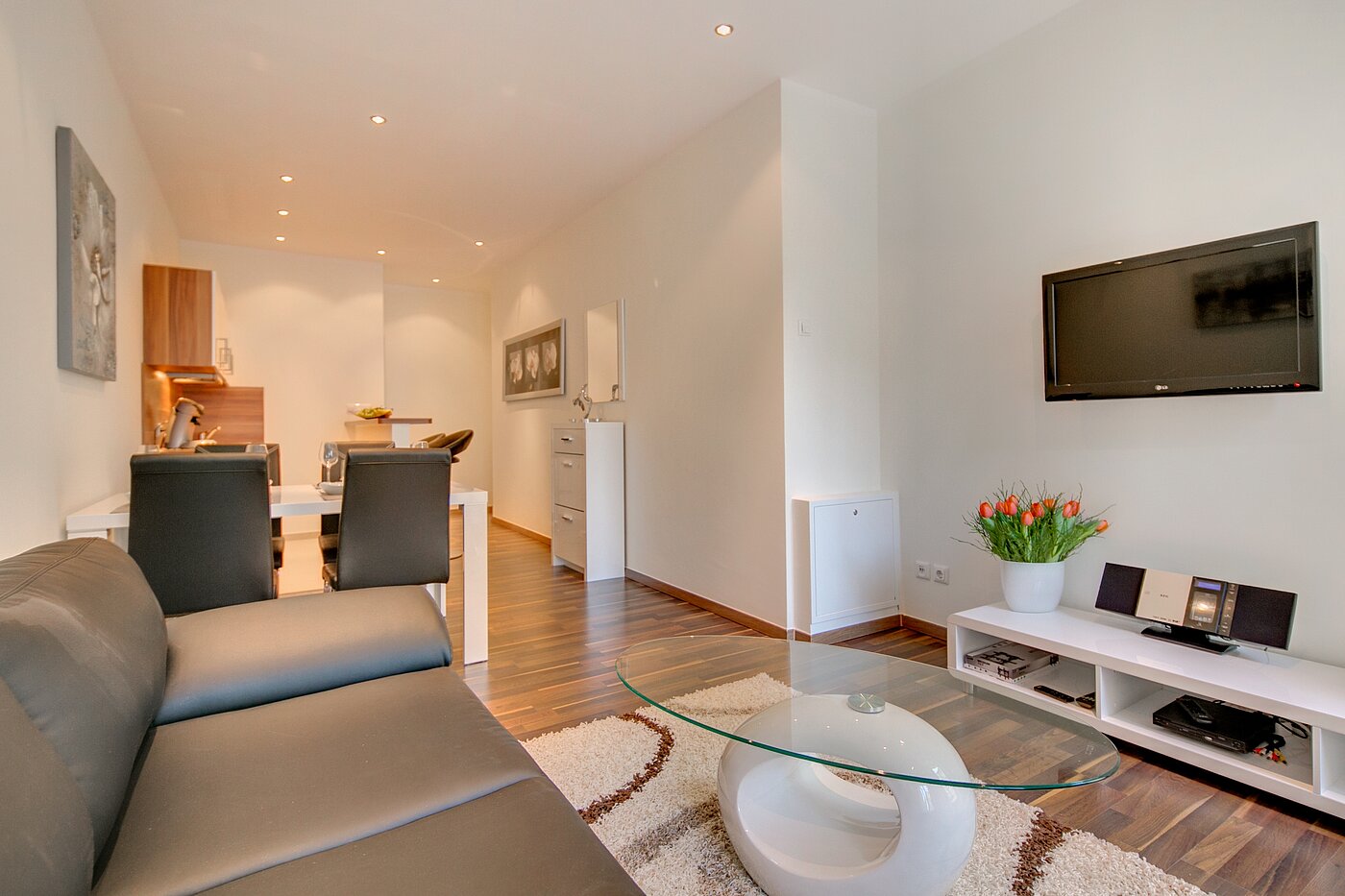 フラット 部屋数 4 部屋 | München-Neuhausen | 70471 | Wohnzimmer