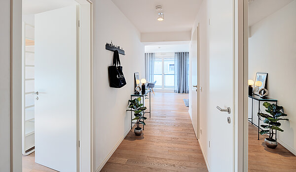 Penthouse 部屋数 2 部屋 | München-Bogenhausen | 70385 | Heller Flur mit...