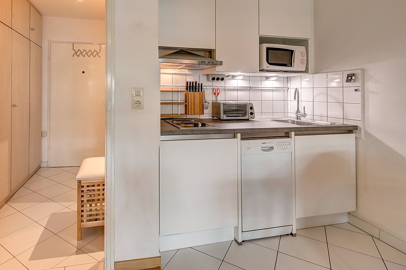 レイズド・グラウンドフロアー（一階が地表よりも高い） 部屋数 1 部屋 | München-Neuhausen | 1911ML10 | Apartmentküche