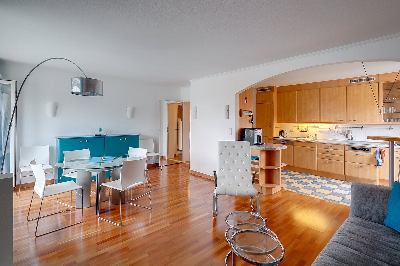 フラット 部屋数 2 部屋 | München-Schwabing | 2102ML3 | Blick in die offene Küche
