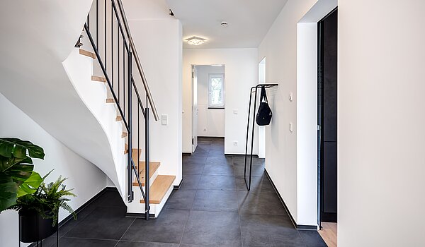 メゾネット・マンション（複数階にわたるマンション） 部屋数 4 部屋 | München-Obermenzing | 701553 | Flur