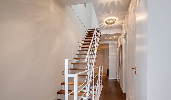 フラット 部屋数 5 部屋 | München-Maxvorstadt | 1807ML1 | Treppe ins Obergeschoß