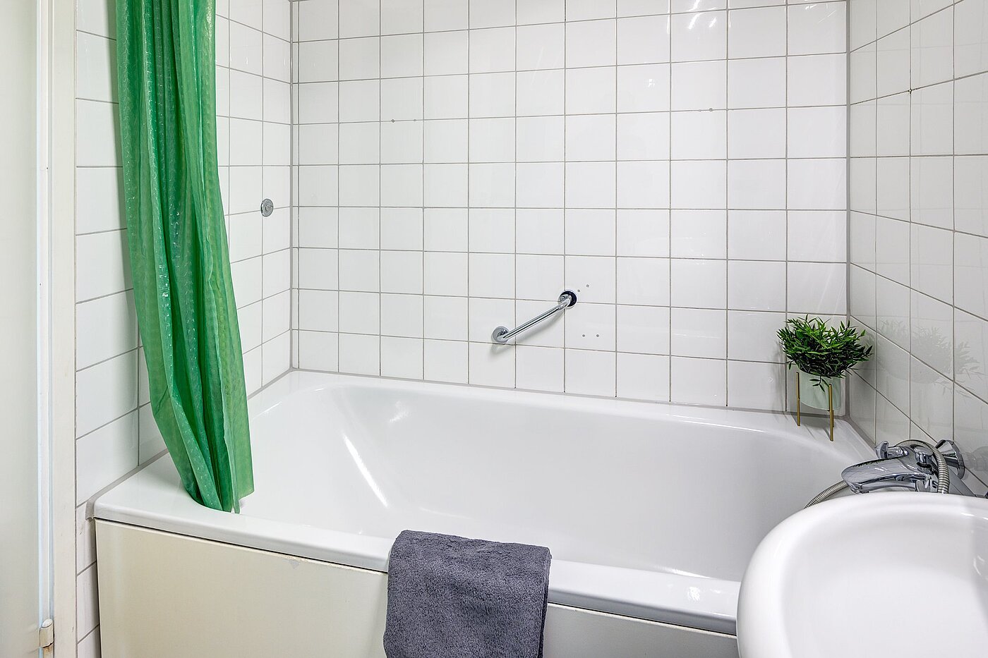 フラット 部屋数 2 部屋 | München-Sendling-Westpark | 2010ML9 | ...mit Duschwanne
