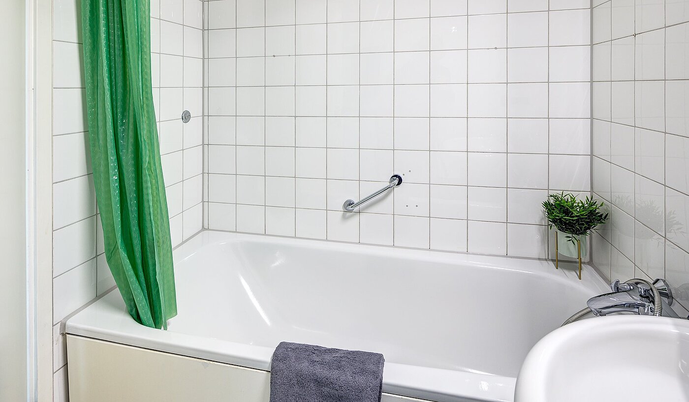 フラット 部屋数 2 部屋 | München-Sendling-Westpark | 2010ML9 | ...mit Duschwanne