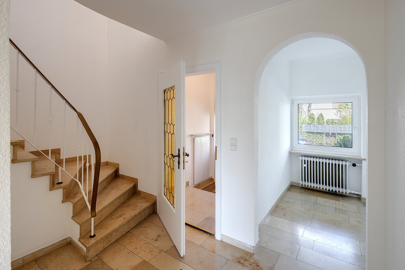 セミ・デタッチド・ハウス(一戸建てを二つに分けた家屋) 部屋数 4 部屋 | München-Solln | 70120 | Eingangsbereich/Windfang