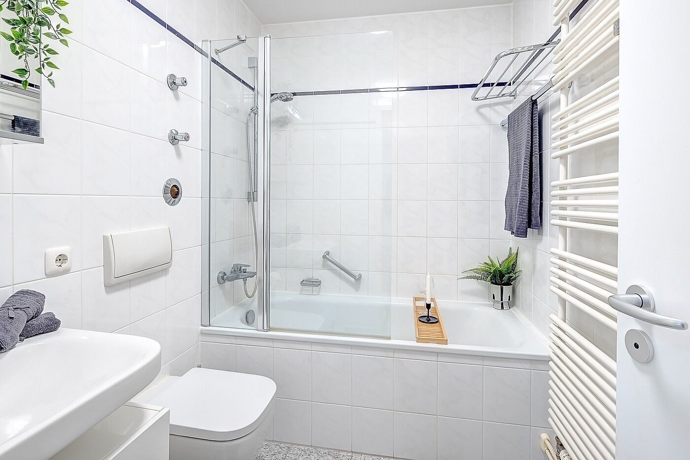 フラット 部屋数 2 部屋 | München-Maxvorstadt | 70001 | Weißes Wannenbad