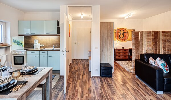 フラット 部屋数 1 部屋 | Karlsfeld | 70460 | Wohn-, Ess- und Schlafbereich