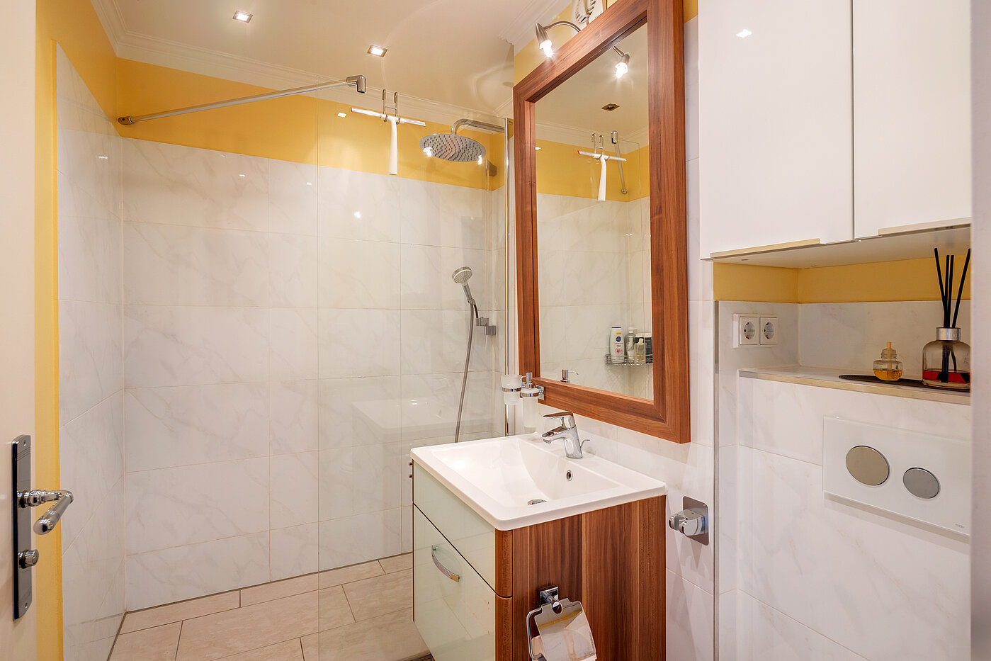 Apartment 部屋数 1 部屋 | München-Allach | 70298 | Große Dusche