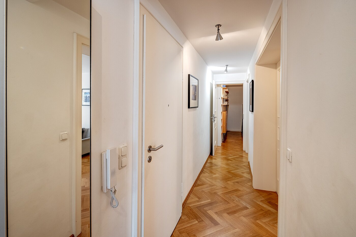 フラット 部屋数 3 部屋 | München-Schwabing | 2212ML1 | Freundliches Entreé