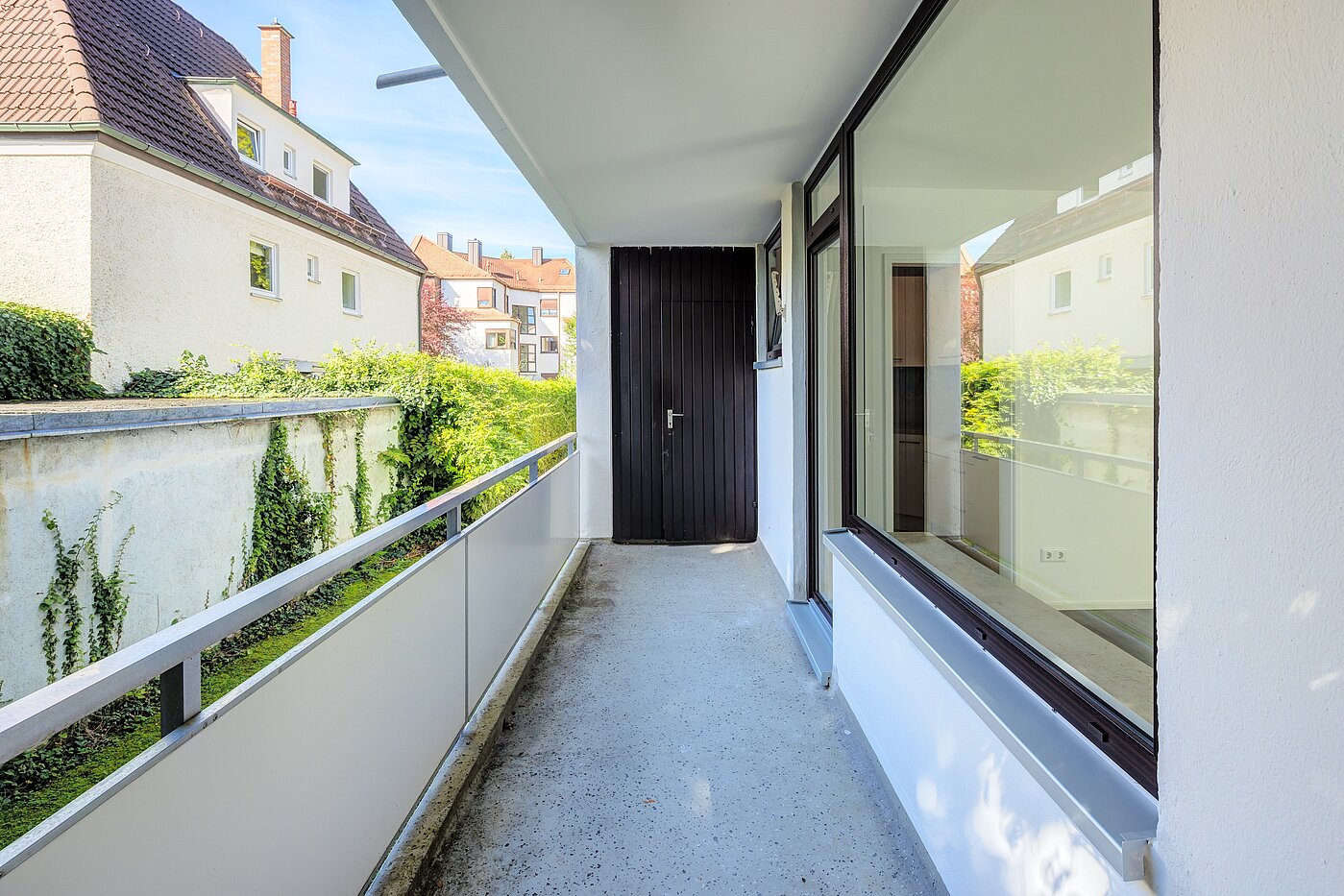 レイズド・グラウンドフロアー（一階が地表よりも高い） 部屋数 1 部屋 | München-Obermenzing | 70282 | Balkon inkl. Abstellraum