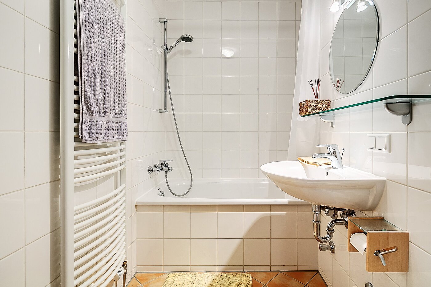 フラット 部屋数 1.5 部屋 | München-Ramersdorf | 2004ML6 | Badezimmer mit Wanne ...