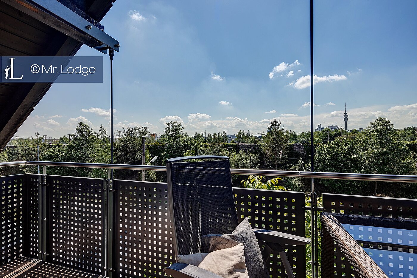 アティック・フラット（屋根裏） 部屋数 3 部屋 | München-Hasenbergl | 1803D9 | Fernblick