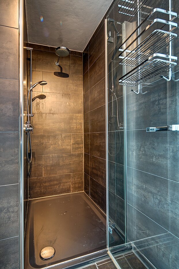 フラット 部屋数 2.5 部屋 | München-Maxvorstadt | 702031 | ...begehbarer Dusche