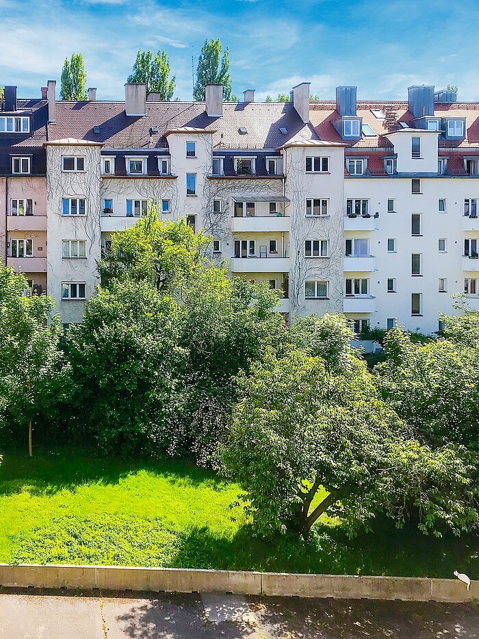 フラット 部屋数 3 部屋 | München-Schwabing | 2006ML4 | ...Balkon in den ruhigen Hof