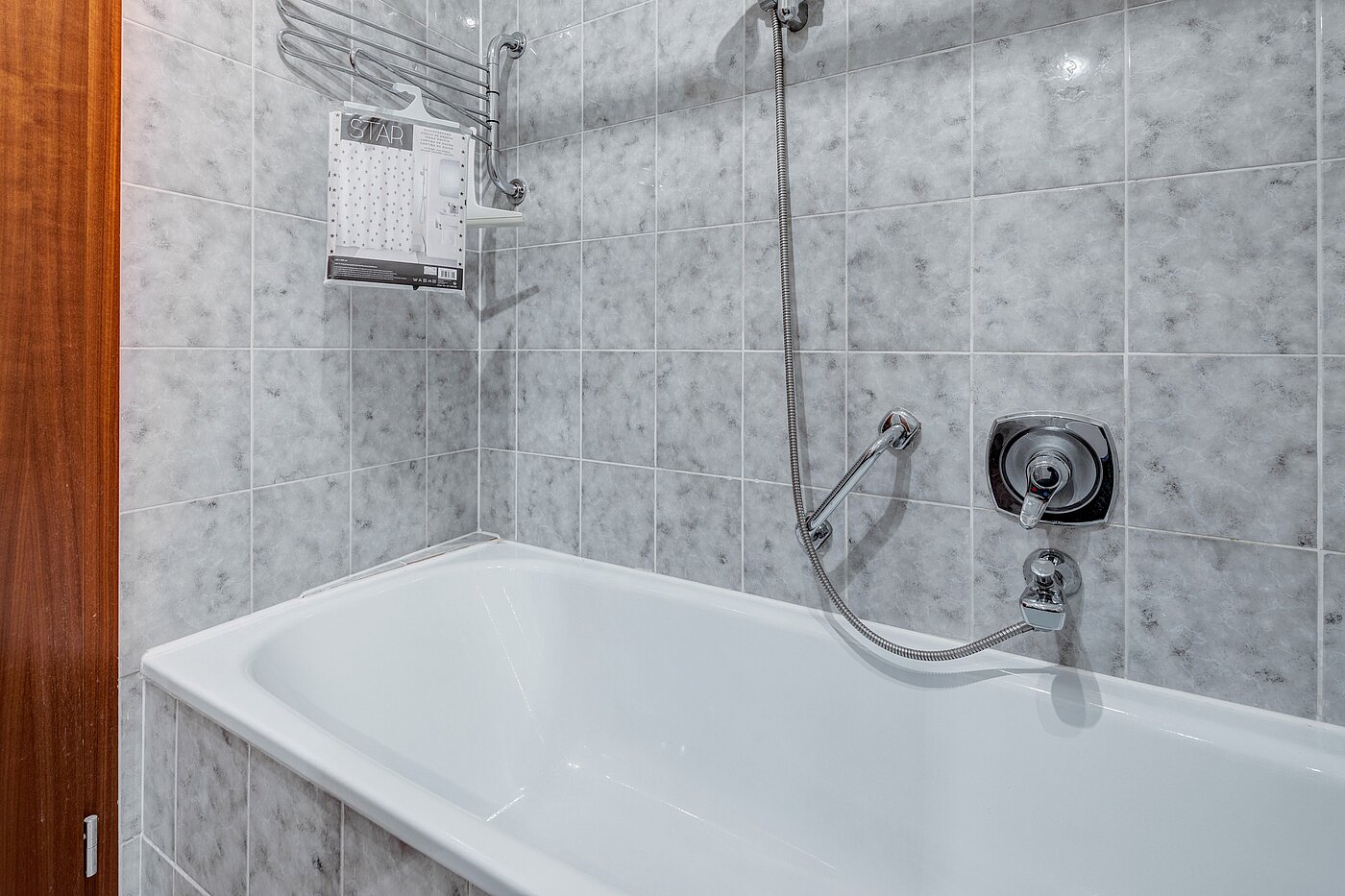 フラット 部屋数 1 部屋 | München-Perlach | 2204ML8 | ...und Badewanne