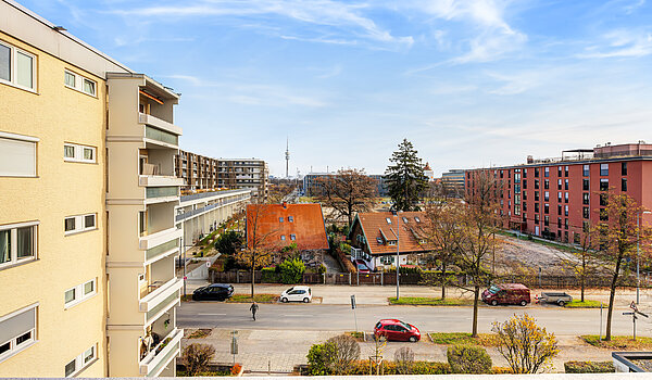 フラット 部屋数 2 部屋 | München-Moosach | 70407 | Blick auf den Olympiaturm