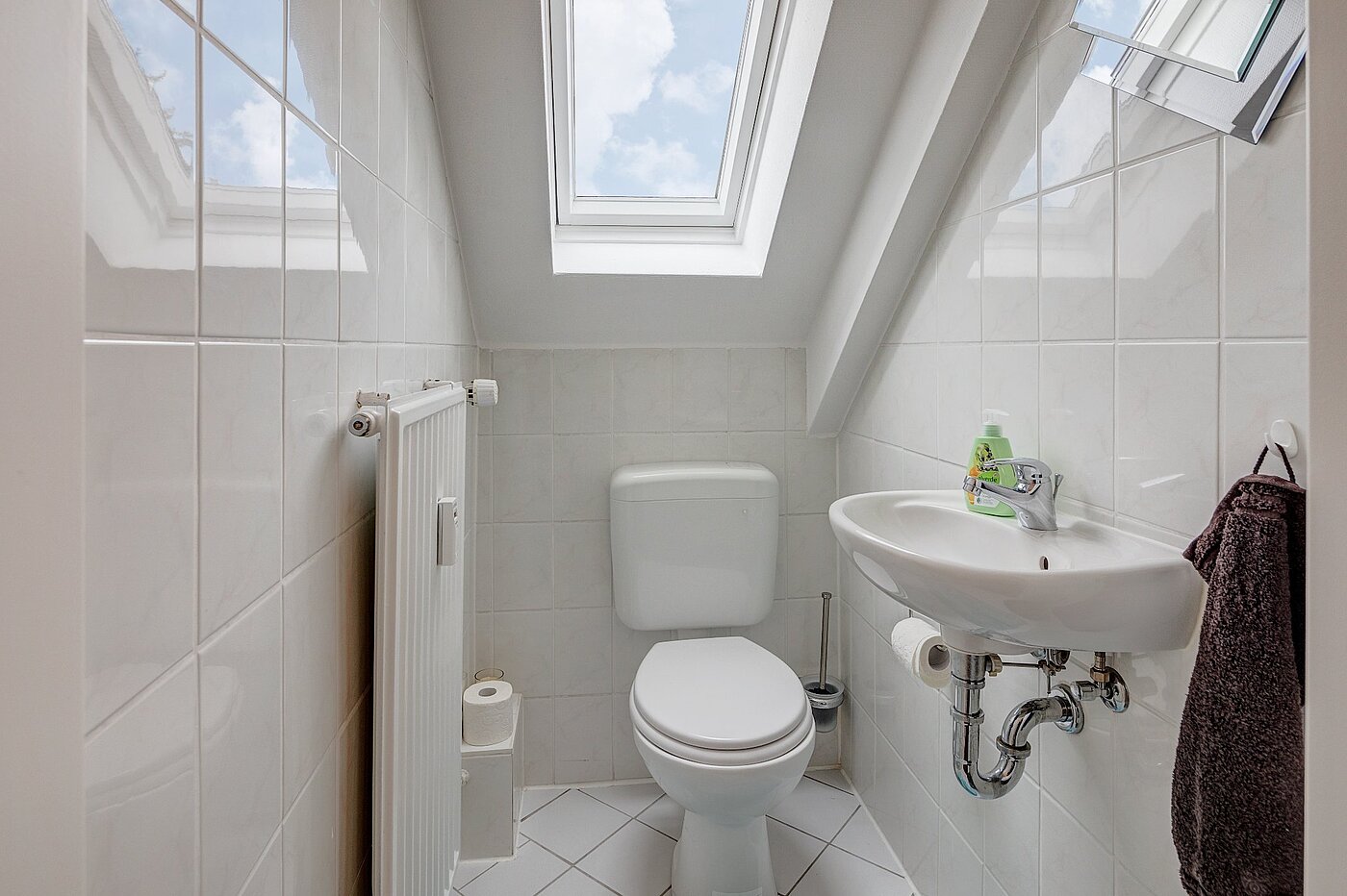 アティック・フラット（屋根裏） 部屋数 3 部屋 | München-Hasenbergl | 1803ML5 | Separate Toilette