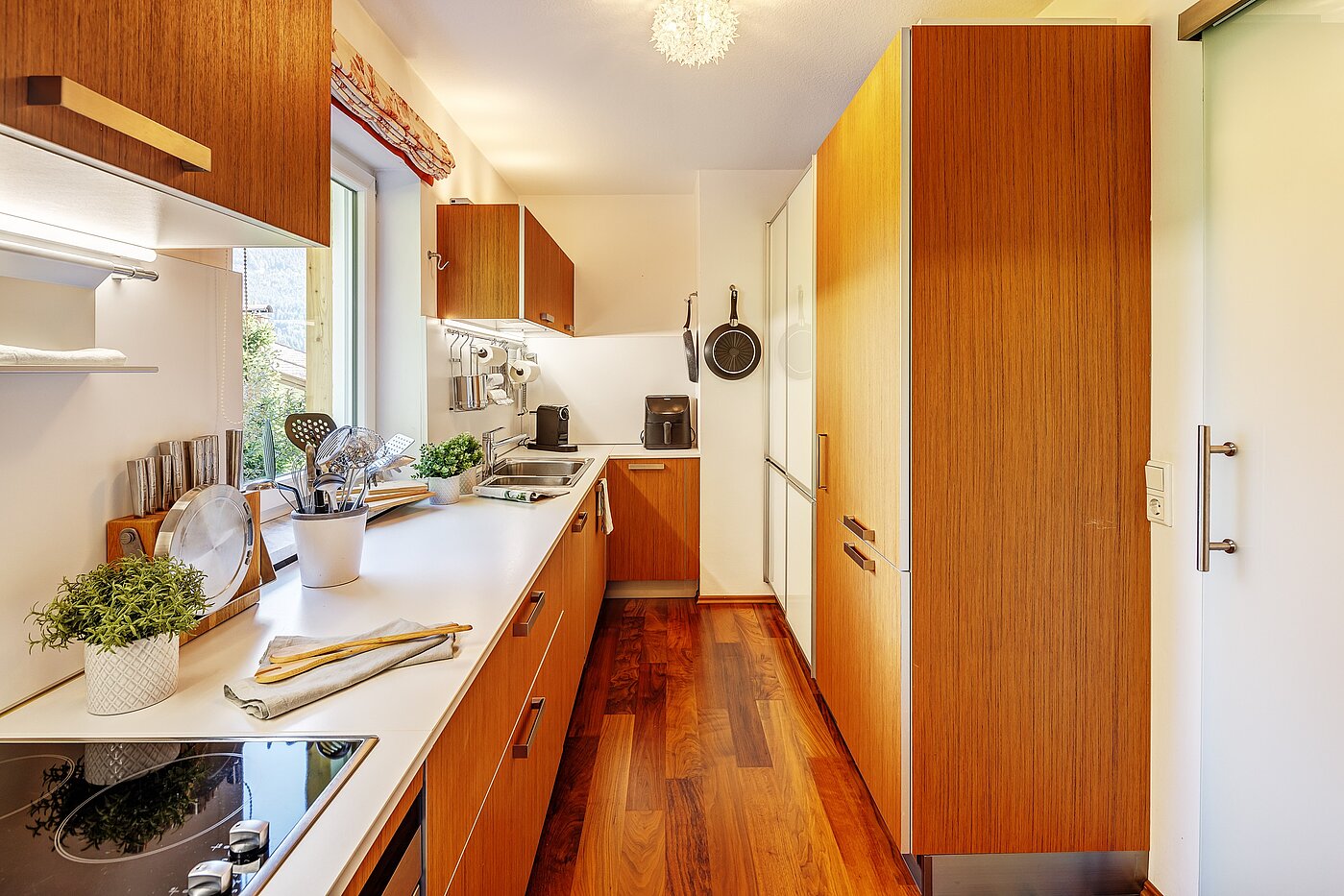 角のテラスハウス 部屋数 3 部屋 | Kreuth | 70037 | Die schöne und helle Küche...