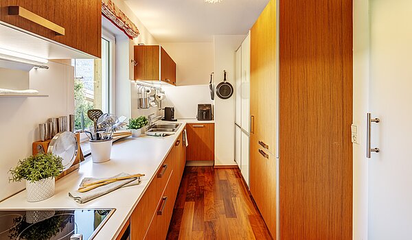 角のテラスハウス 部屋数 3 部屋 | Kreuth | 70037 | Die schöne und helle Küche...