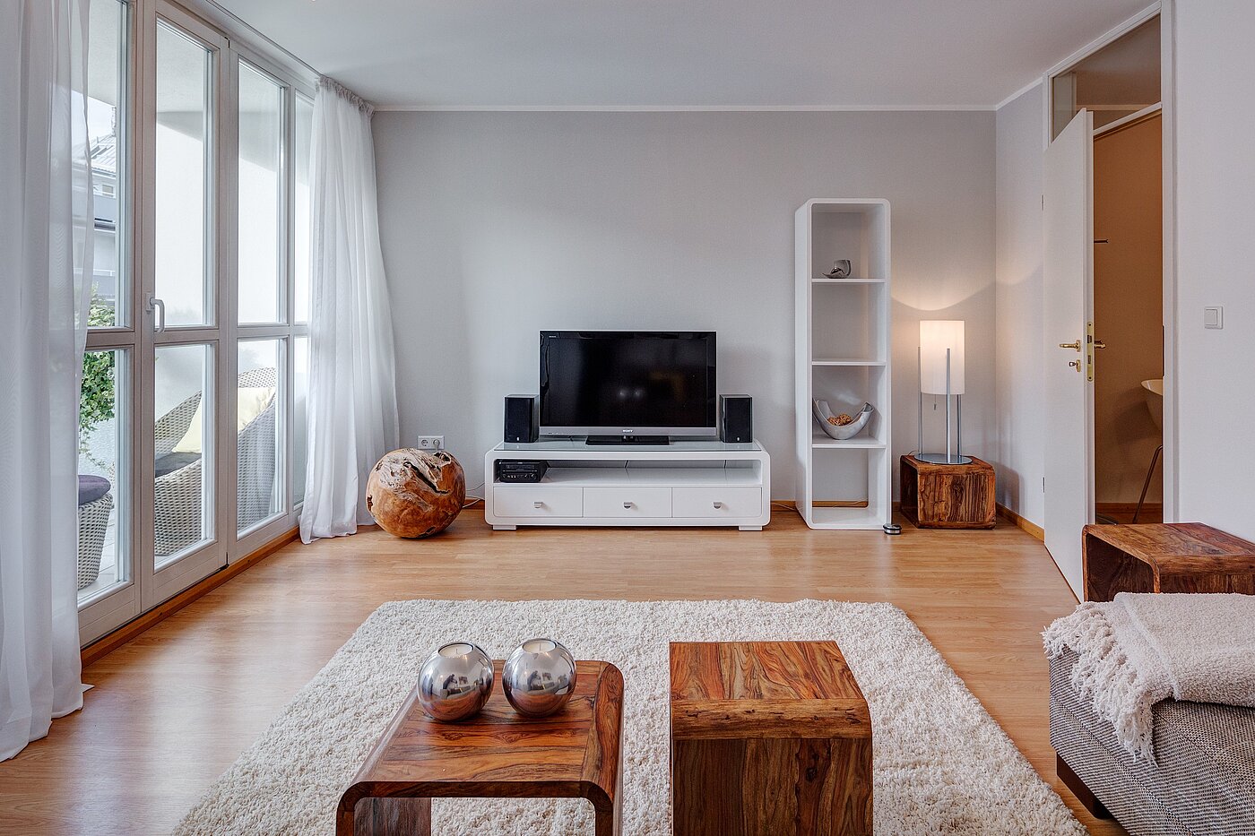 フラット 部屋数 2 部屋 | München-Schwabing | 70102 | ...mit großer Fensterfront